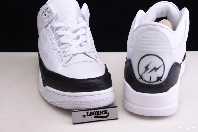 One Kick 3 FRAGMENT JORDAN AIR DA3595-100 0818